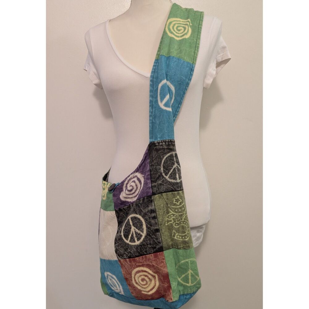 AS-IS boho patchwork hippie peace sign sling bag (broken zipper)